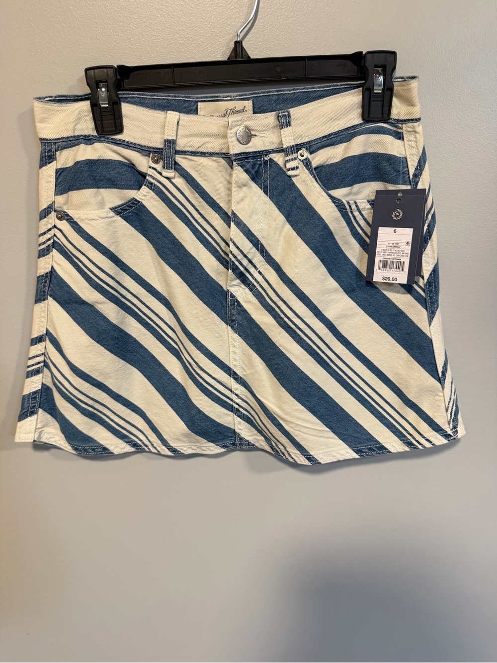 Universal Thread Striped Denim Skirt Size 6 Blue White Diagonal Stripe Mini NWT